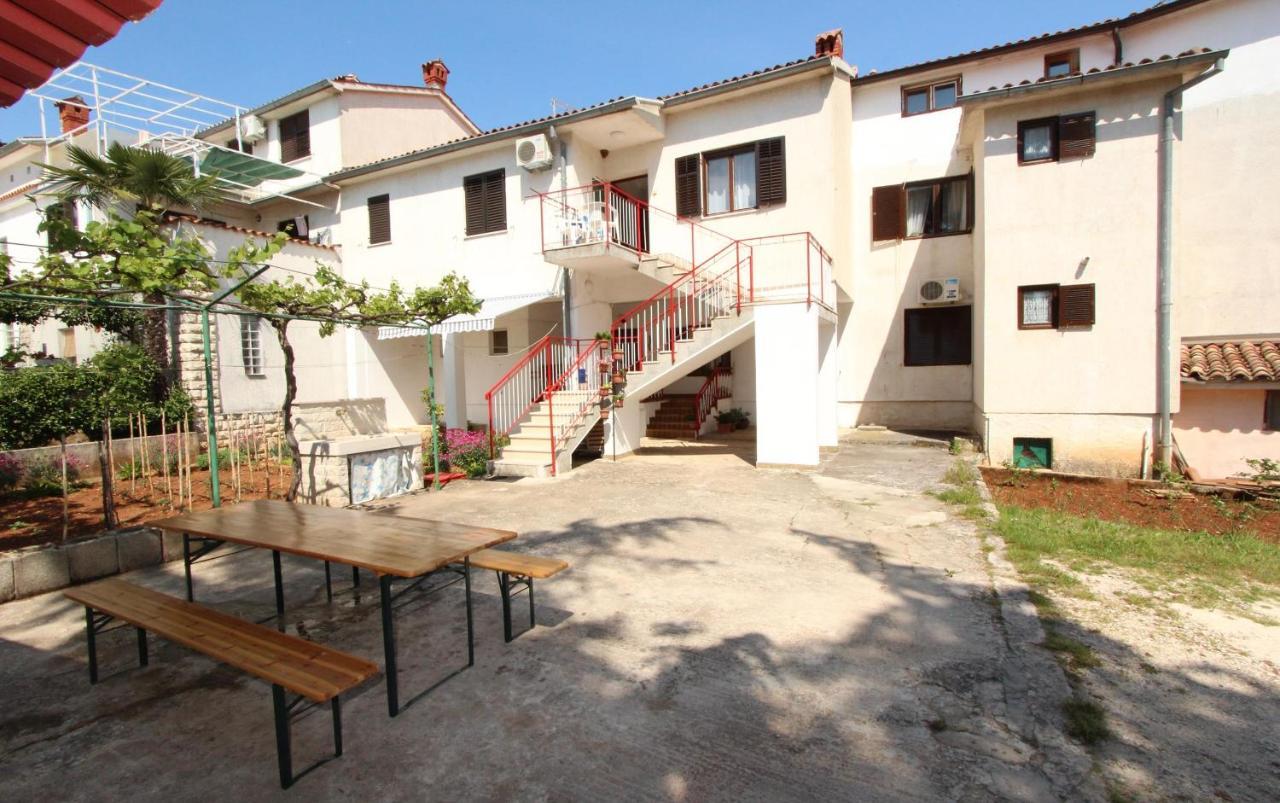 Apartment Gabriel โรวีน ภายนอก รูปภาพ