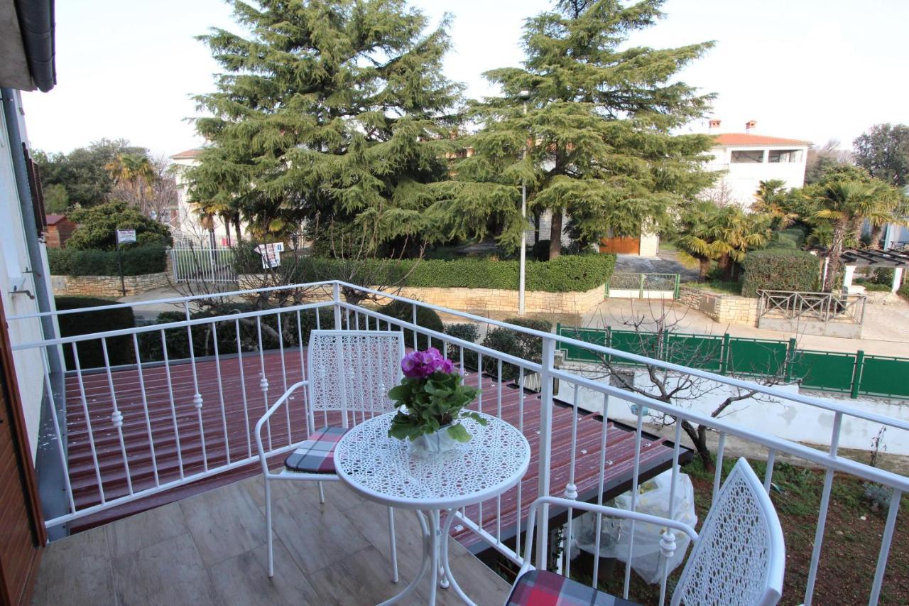 Apartment Gabriel โรวีน ภายนอก รูปภาพ