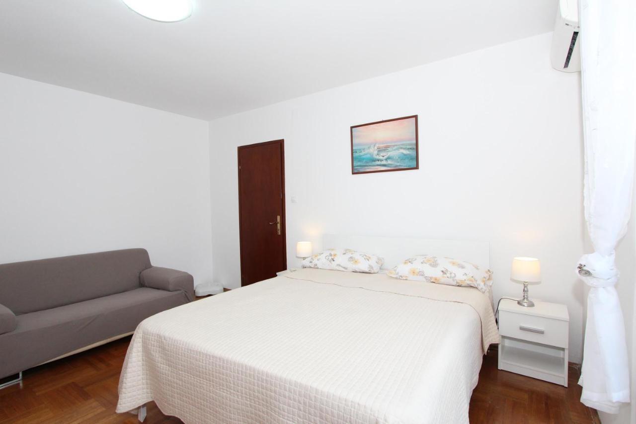 Apartment Gabriel โรวีน ภายนอก รูปภาพ