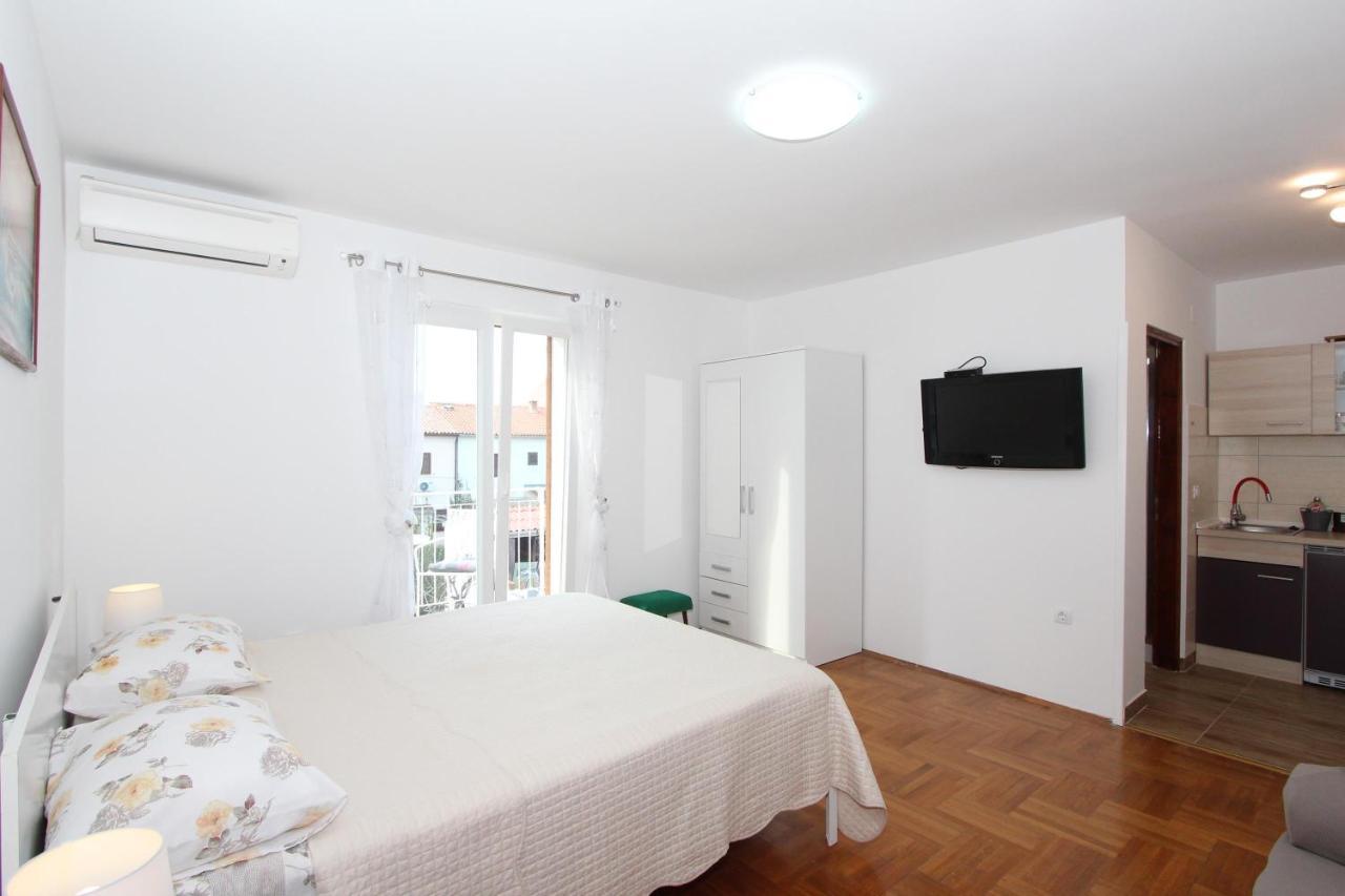 Apartment Gabriel โรวีน ภายนอก รูปภาพ