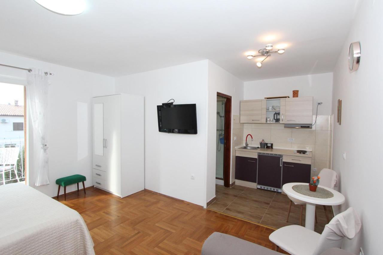 Apartment Gabriel โรวีน ภายนอก รูปภาพ